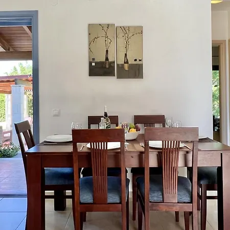 فيلة Anemos, Spartia, Kefalonia